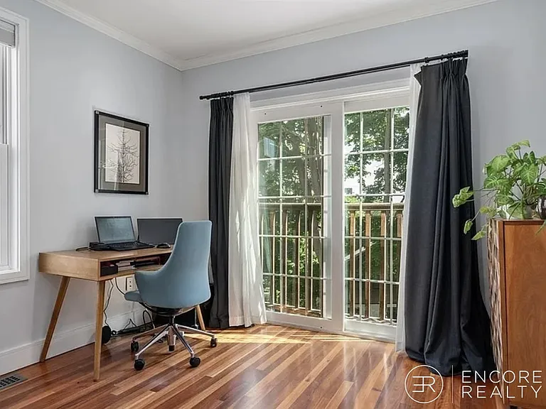 82 Summit Ave — Photo 9