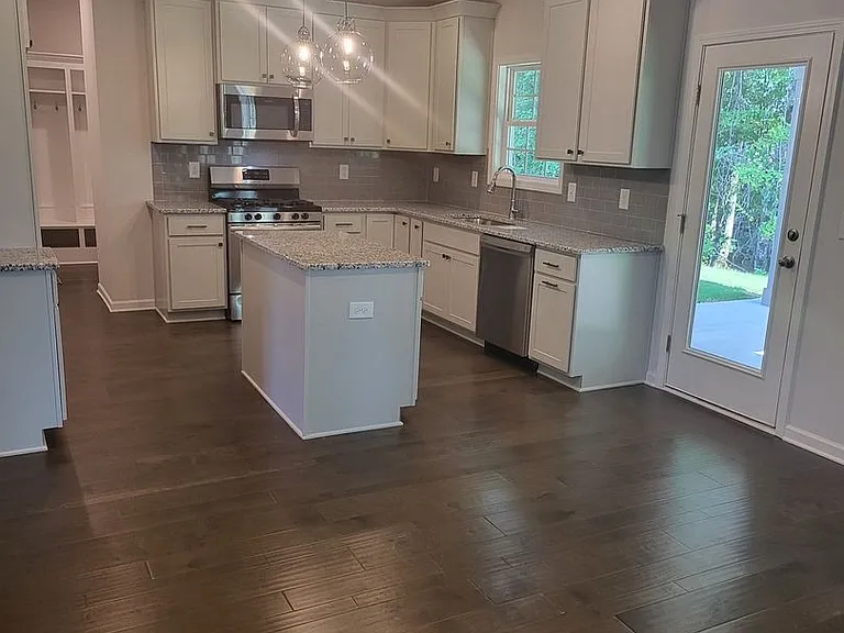 505 Wymond Ct — Photo 4