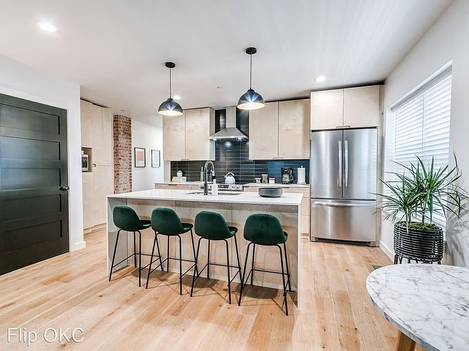 1st image of 808 NW 23rd St #3