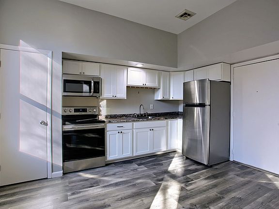 5th image of 265 Boas St APT 5