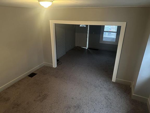 4th image of 1111 N Parker Ave