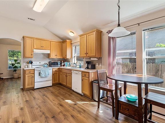 5th image of 11700 Larch Valley Dr