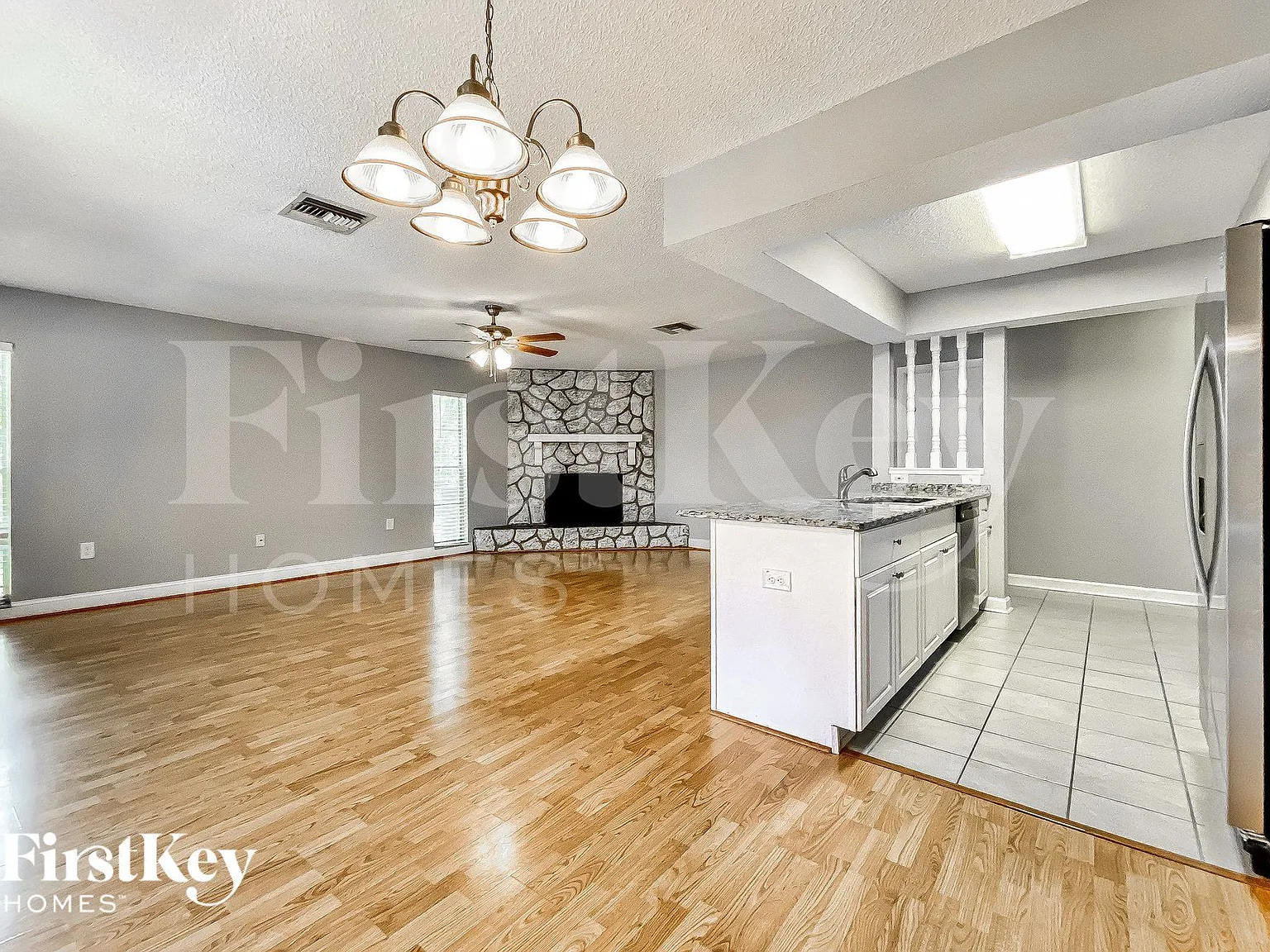 3 bed, 2.0 bath, 1413 sqft, $2,680 — Photo 4