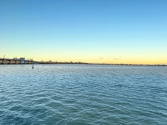 3rd image of 1905 Beaty Rd