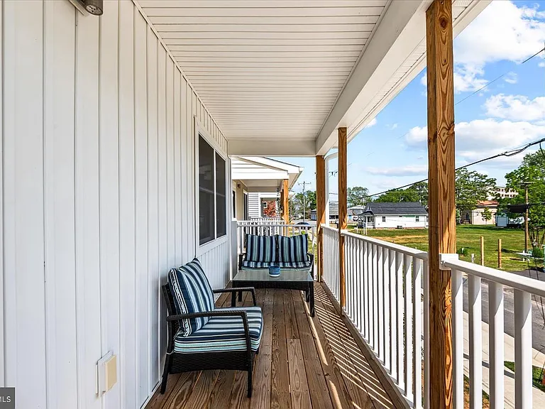 221 Wilder Ave — Photo 12