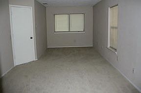 5th image of 2923 Naples Dr