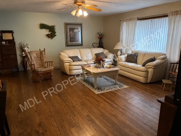 211 N Powell Rd, Essexville, MI 48732