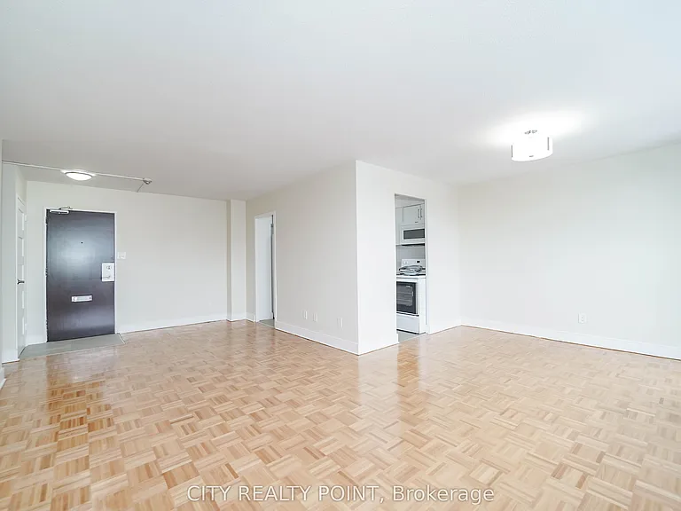 6200 Bathurst St #1408 — Photo 3