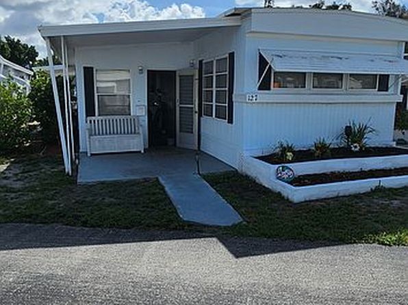 7400 46th Ave N Lot 127
