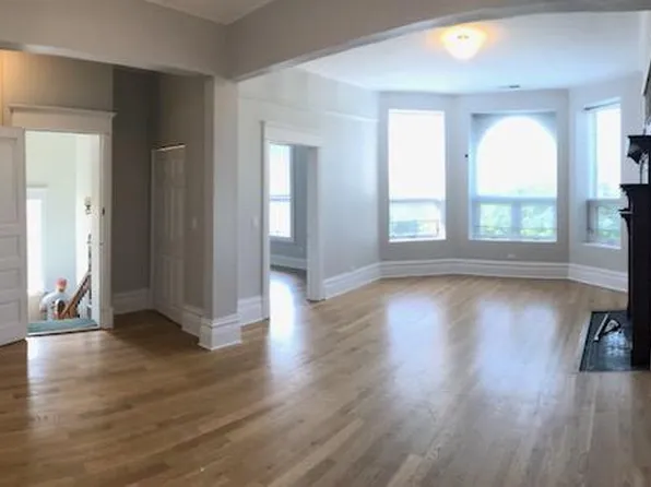 717 W Roscoe St APT 3, Chicago, IL 60657