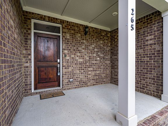 4th image of 265 Tanglewood Ln