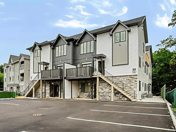 16 Phyllis Terrace #302, Monsey, NY 10952