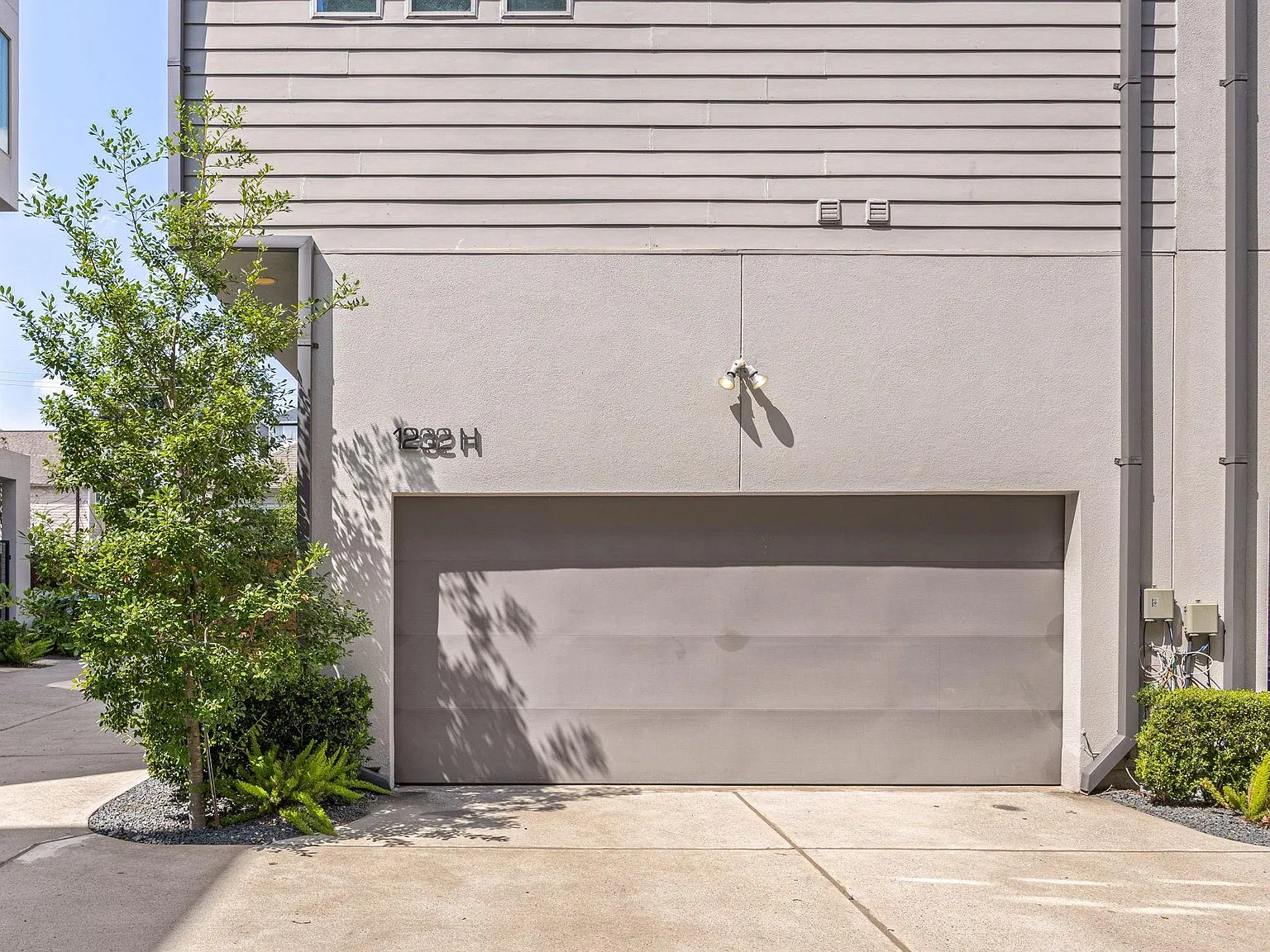 3 bed, 3.5 bath, 2239 sqft, $3,200 — Photo 4