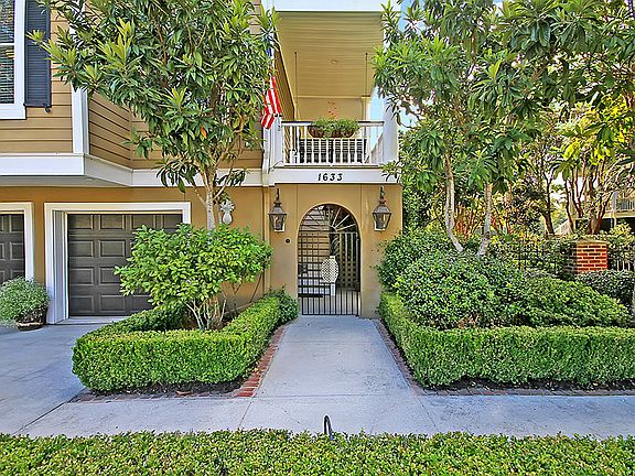 ORNAMENTAL IRONWORK ENTRY