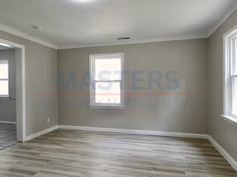 5133 Adella St — Photo 8