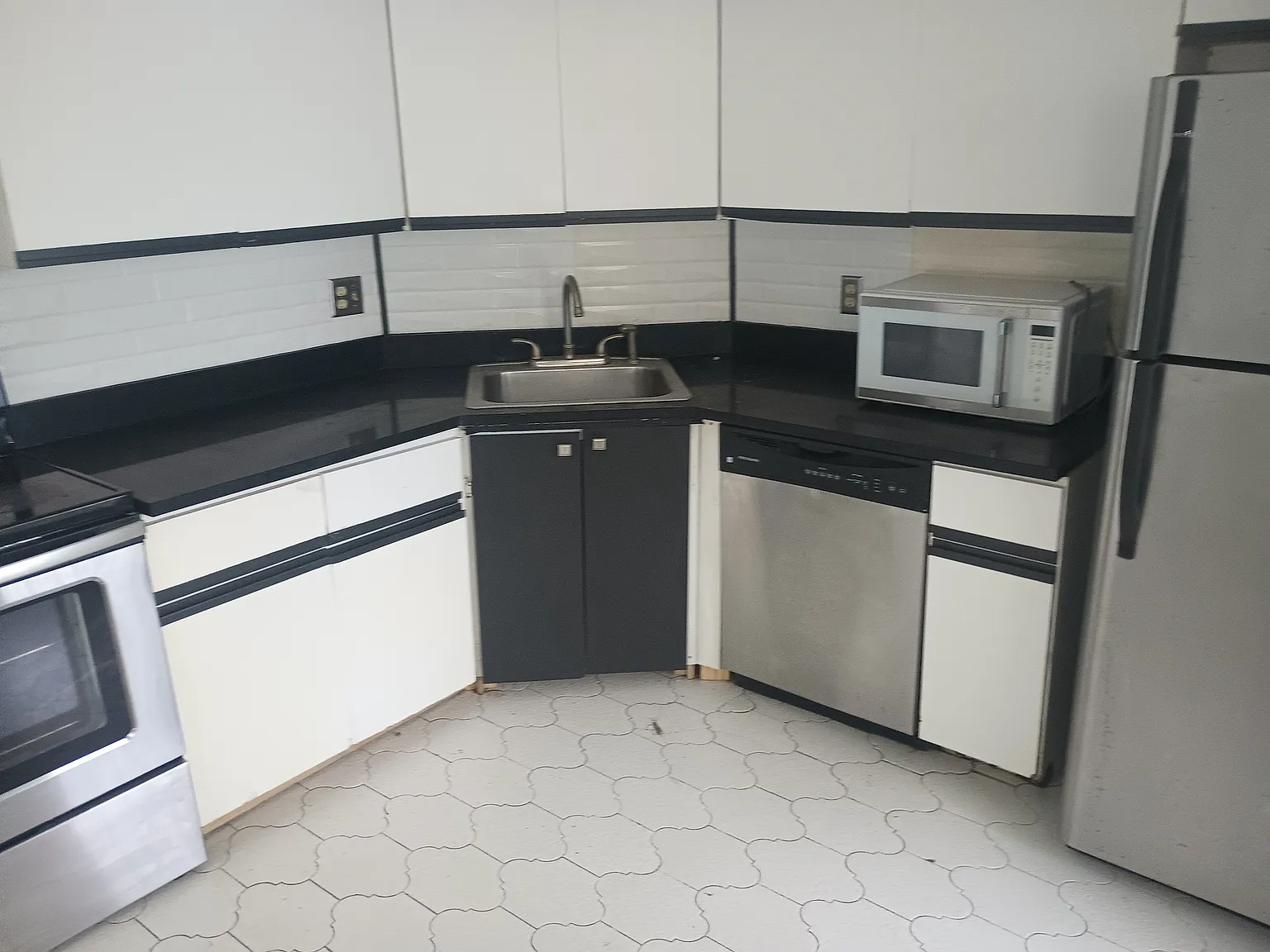 2 bed, 1480 sqft, $1,900 — Photo 1