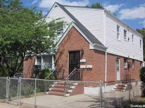 83-03 Langdale Street, New Hyde Park, NY 11040