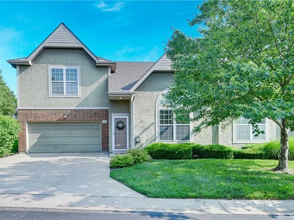 15626 W 61st Ter, Shawnee, KS 66217