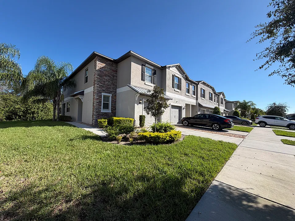9650 Pembrooke Pines Dr