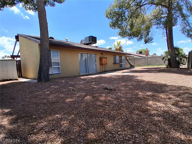2348 Florence Ave — Photo 14