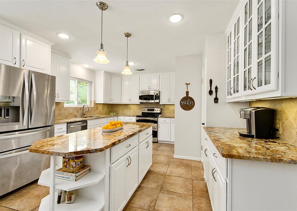 1st image of 11915 Quail Creek Dr