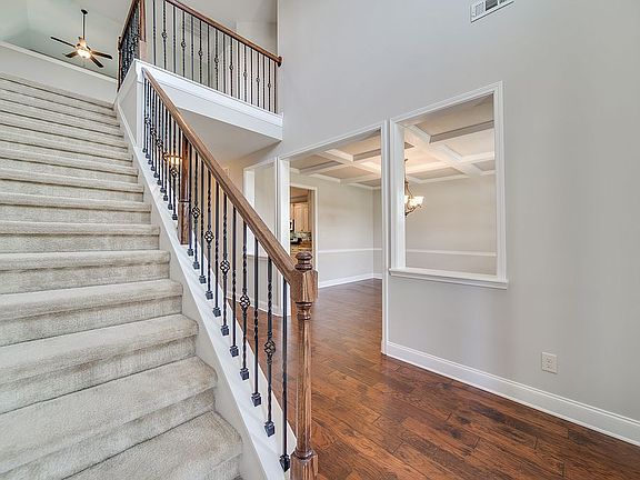 3rd image of 730 Becky Ct