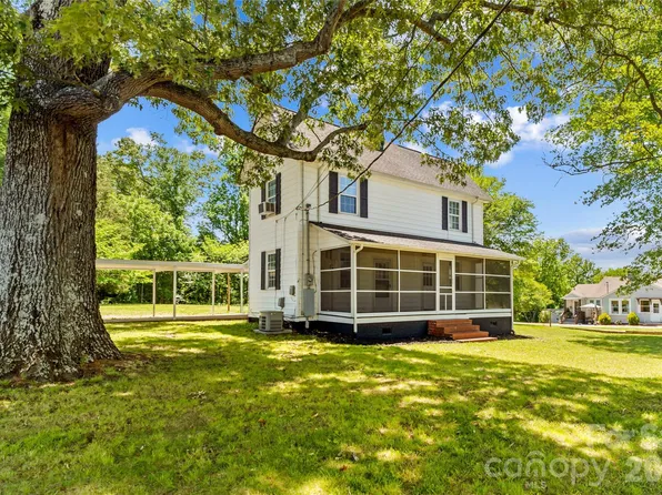 180 Center St, Cooleemee, NC 27014