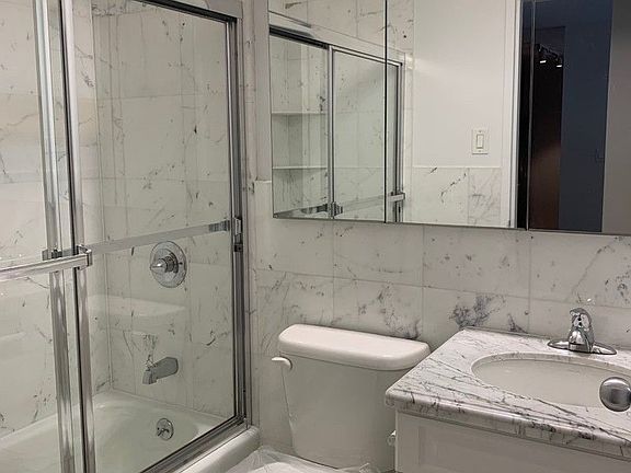 5th image of 400 E 71st St APT 10A