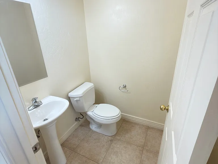 1230 E Jen Dr — Photo 15