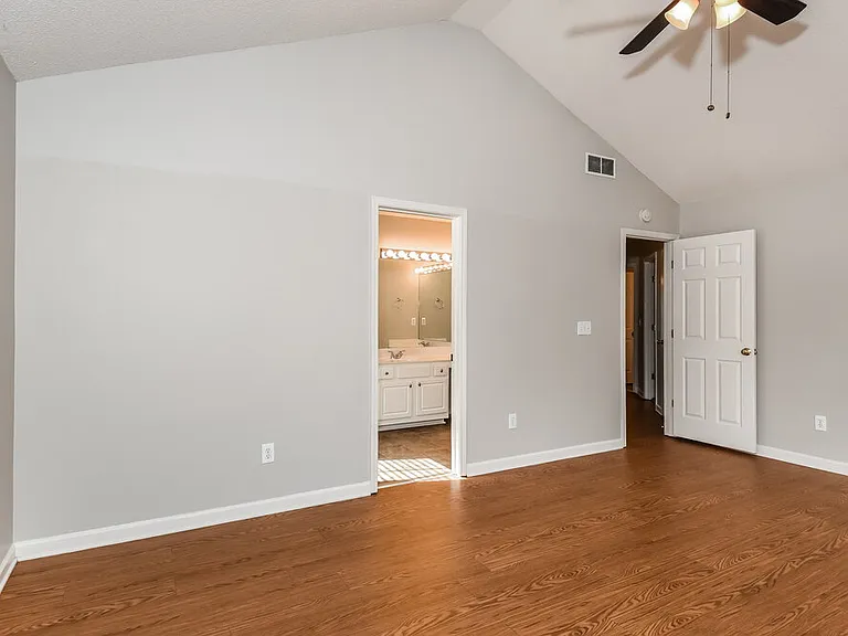 135 Wallnut Hall Cir — Photo 11