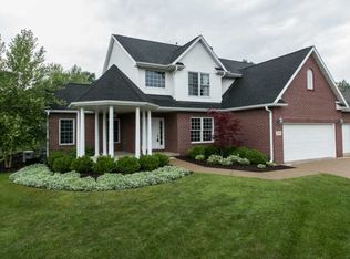 731 June Dr, Dubuque, IA 52003
