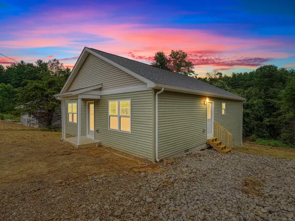 353 Elm St, New Straitsville, OH 43766