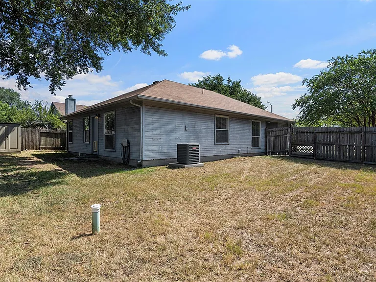 18103 Gravenhurst Ln — Photo 32