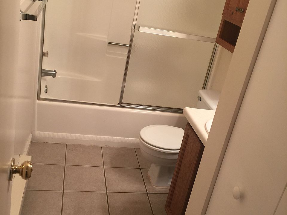 2nd image of 1859 S Sawburg Ave APT 3
