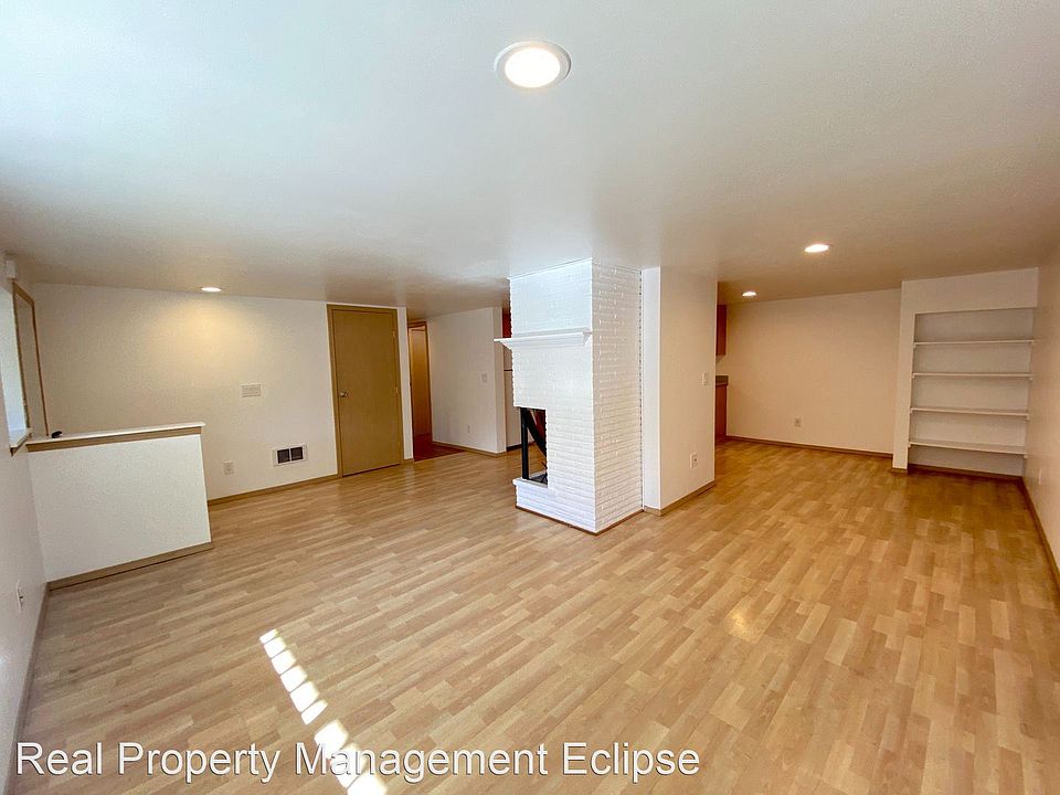 1st image of 1723 1st St