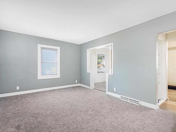 3rd image of 128 N Elmwood Ave