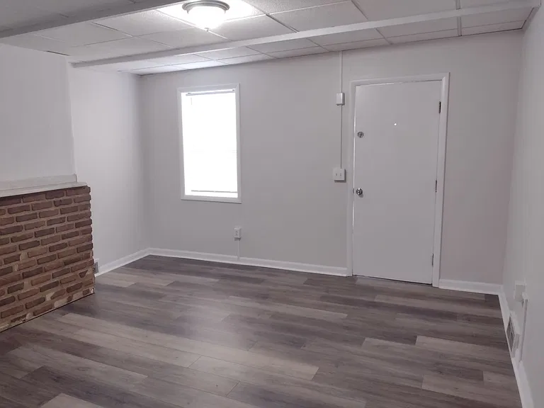 4403 Davison St — Photo 9