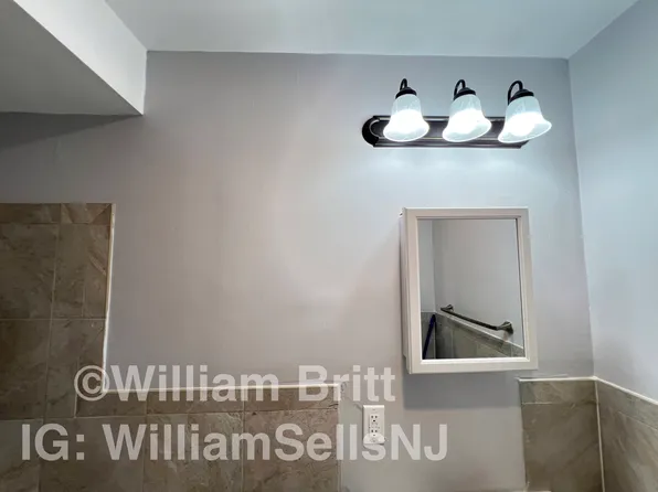 212 Zabriskie Street image 13 of 17