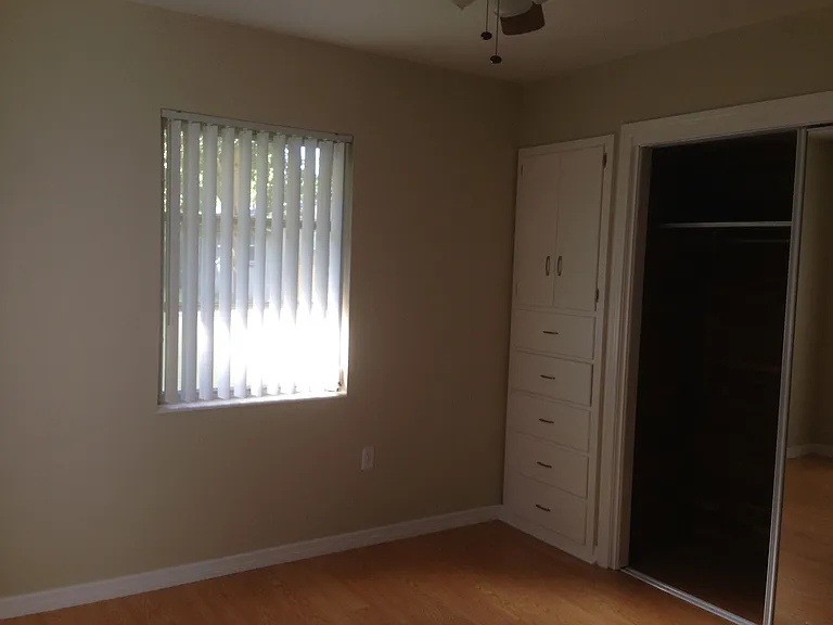 2462 Hyde Park St — Photo 16