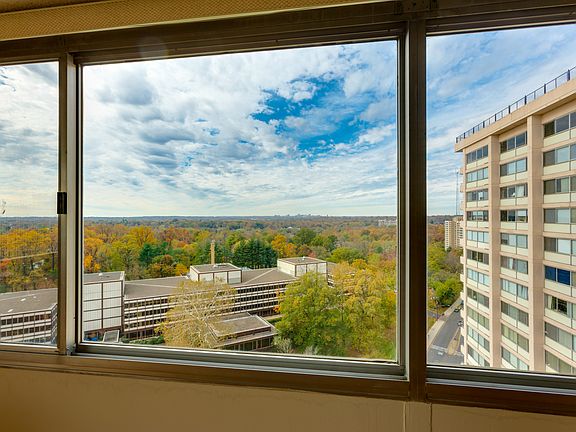 5th image of 4515 Willard Ave APT 2104S
