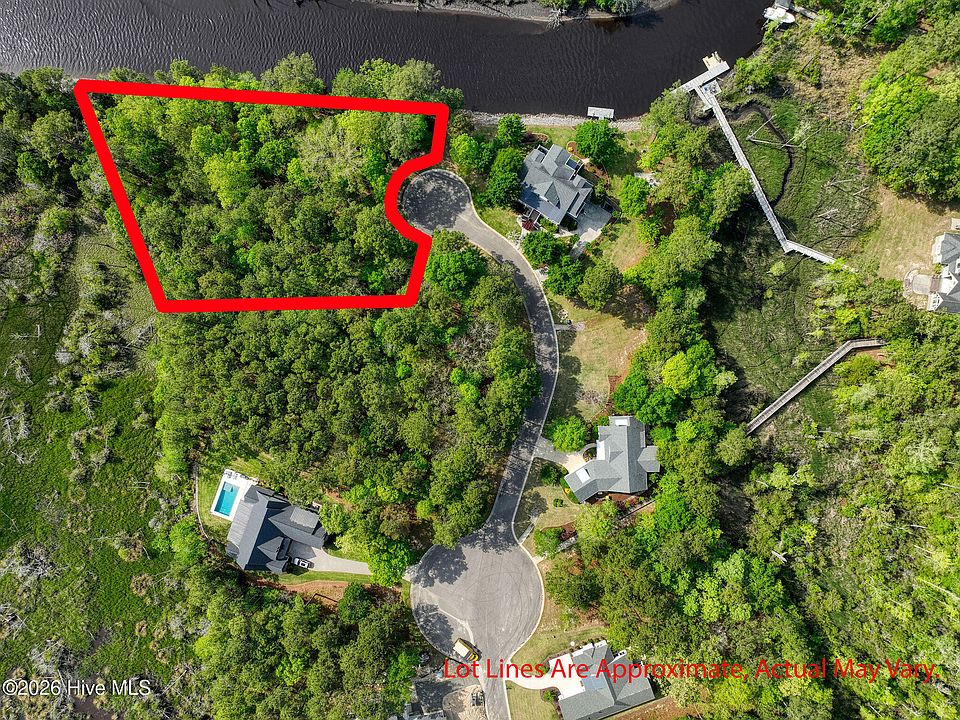 1st image of 704 Cedarhurst Drive SE