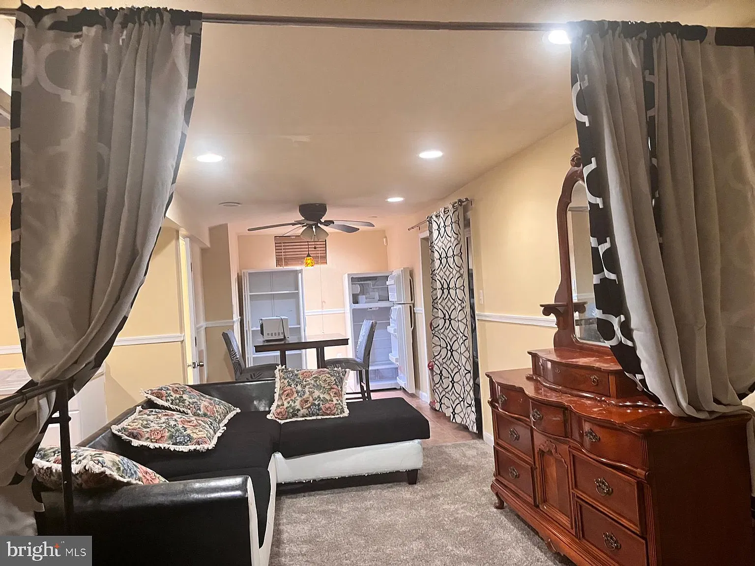 1 bed, 1.0 bath, 2288 sqft, $1,400 — Photo 1