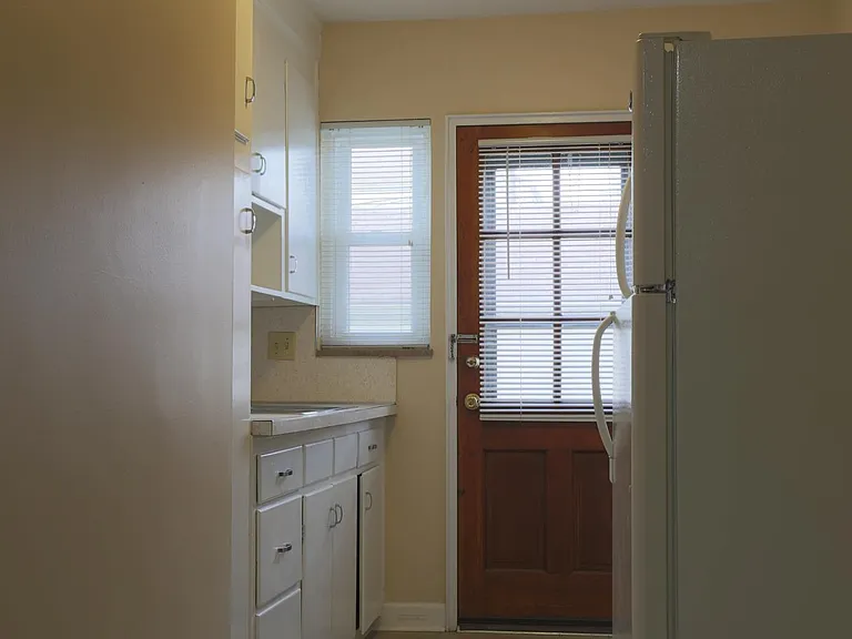 1626 W 3rd Ave #C — Photo 4