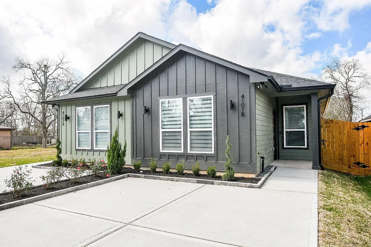 Building Photo - 4101 Victoria Ave #B