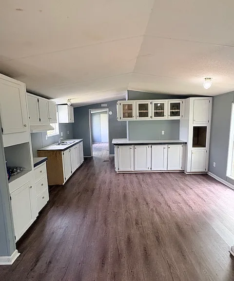 456 E Crusselle St #6 — Photo 7