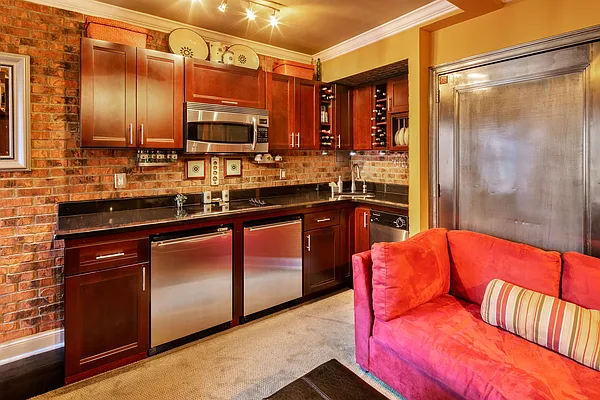 Sold by Compass | media 10