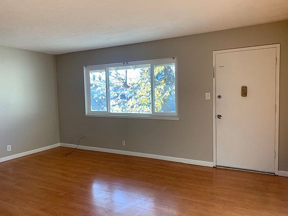 5th image of 687 Ontario Ct APT 6