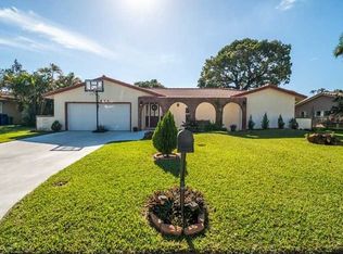 972 NW 83rd Dr, Coral Springs, FL 33071