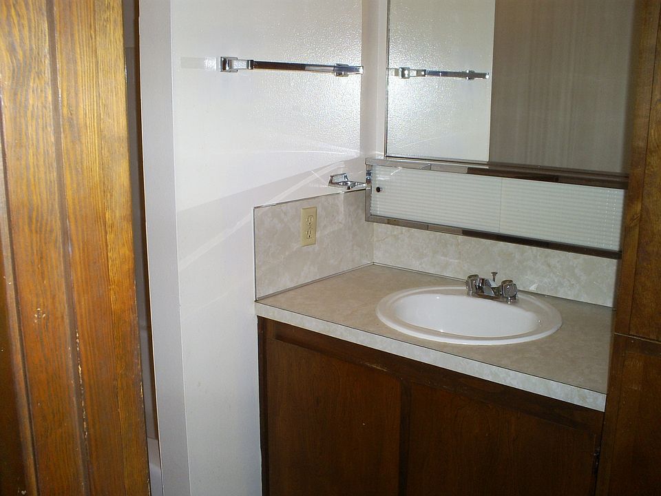 1st image of 208 NW 8th Ave APT 15