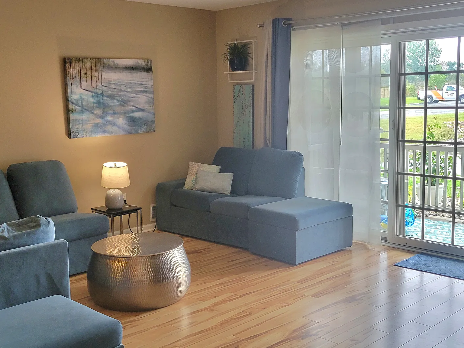 2 bed, 1300 sqft, $2,500 — Photo 3